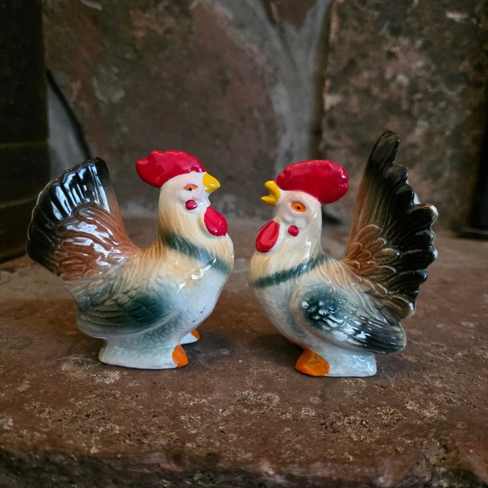 Vintage Rooster Salt and Pepper Shakers Ceramic Hand Painted Japan Farmhouse